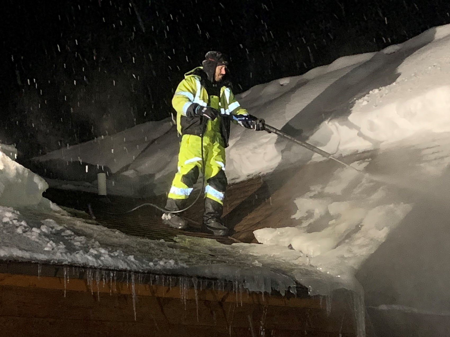 roof snow and ice removal with steam